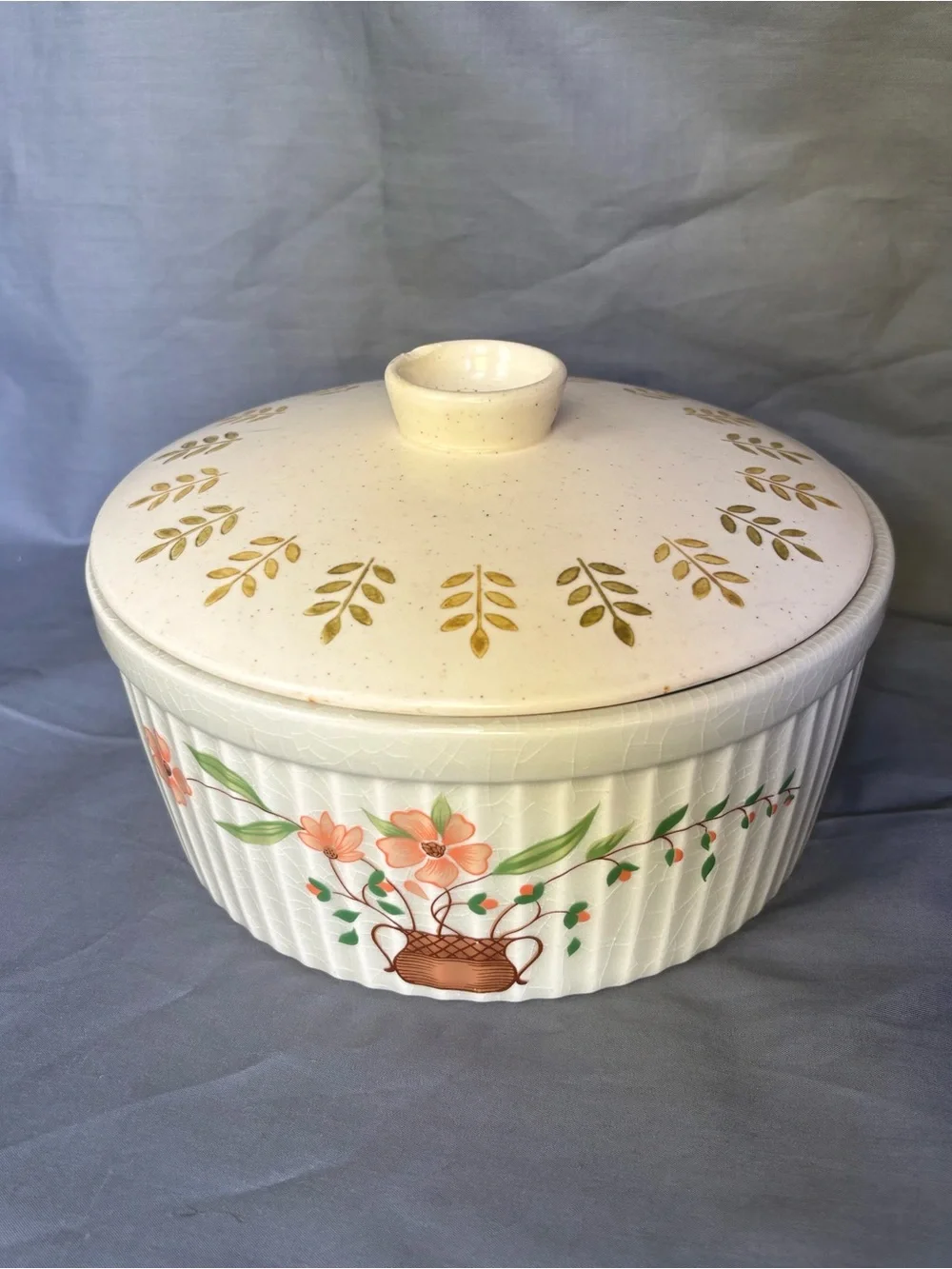 Countryside Stoneware JMP Large Casserole Dish Ramekin With Lid Floral Japan 8”